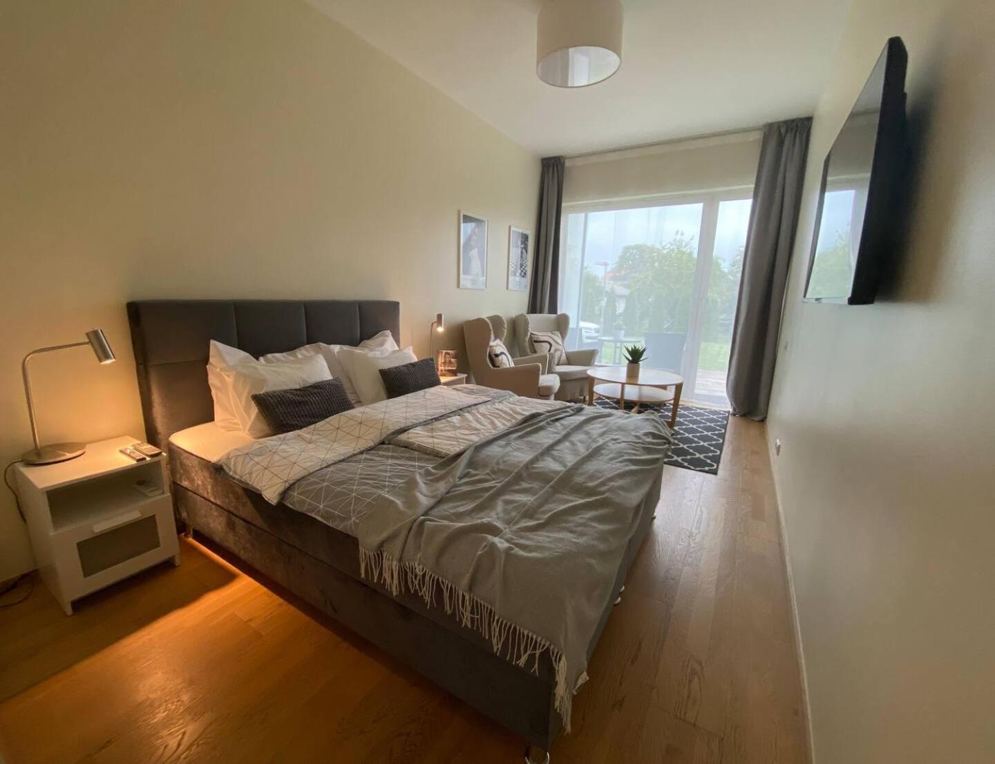 Lovely Aisa Apartment | 2 Terraces Pärnu Buitenkant foto
